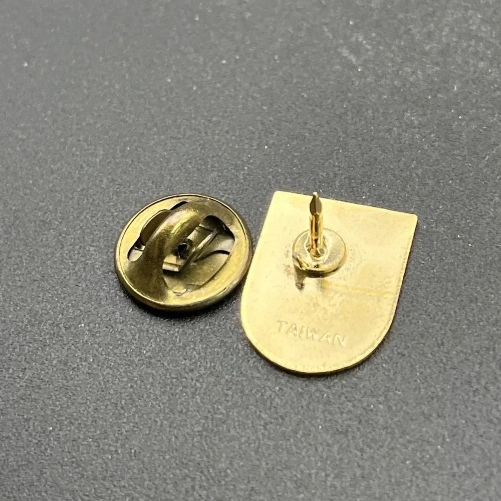 Hilton Head 1992‎ GSMO RBC Sand Dollar Lapel Hat Pin